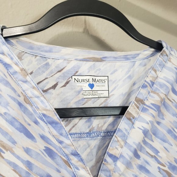 Nurse Mates Ceil Blue Watercolor Print Navy Blue Scrub Tops (2) Small - Picture 4 of 11